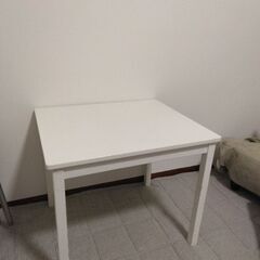 IKEA　子ども用テーブル