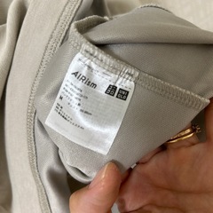 UNIQLO ティシャツの画像