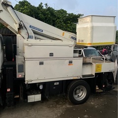 いすゞ高所作業車の画像