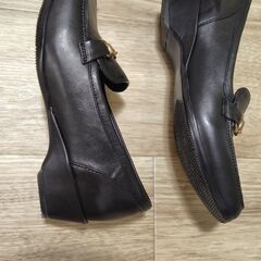 【再値下げ！】神戸オアシス 本革幅広ビット付きローファー（23cm、3E）の画像