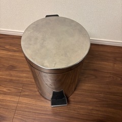 ゴミ箱　の画像