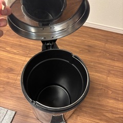 ゴミ箱　の画像