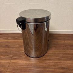 ゴミ箱　の画像