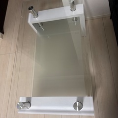 ガラステーブルの画像