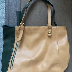 バッグ　緑とベージュのツートンの画像