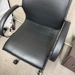 オフィスチェア　椅子　綺麗 の画像