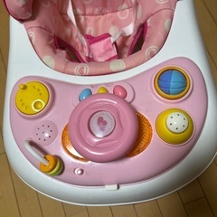 赤ちゃん用歩行器の画像