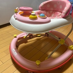 赤ちゃん用歩行器の画像