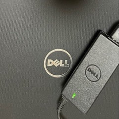 DELL Inspiron 15 5100 黒ノートパソコンの画像