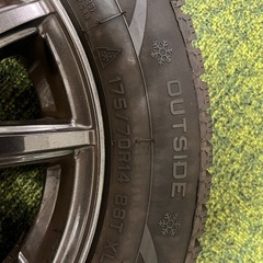 スタッドレスタイヤ 175/70R14 ヤリス対応 冬タイヤ 4本セットの画像