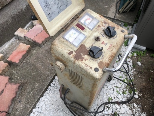 YUASA ユアサ FA-700B バッテリーチャージャー 急速充電器【中古】