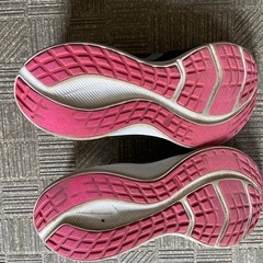 NIKE紐なしスニーカーの画像