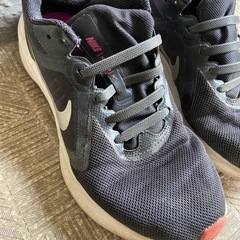 NIKE紐なしスニーカーの画像