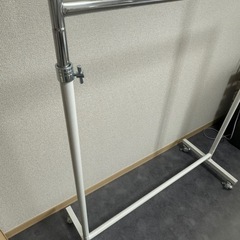 ハンガーラックの画像