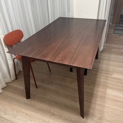 ダイニングテーブルの画像