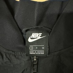 NIKEジャケットの画像