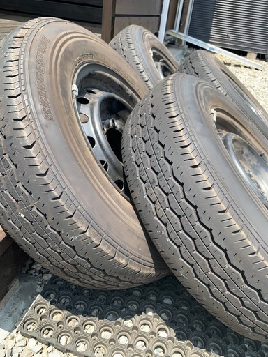 【sold out】ブリヂストン　195/80R15 107/105L LT ホイール付きタイヤ　4本セット