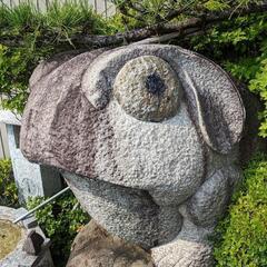 巨大カエル　石像の画像