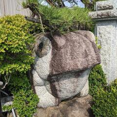 巨大カエル　石像の画像