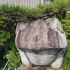 巨大カエル　石像の画像