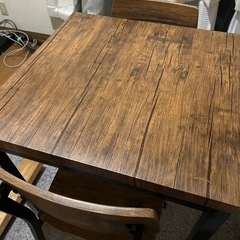 二人用ダイニングテーブルセット椅子2脚の画像