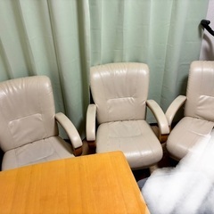 (受付終了)ダイニングセット こたつ 回転椅子4脚付きの画像