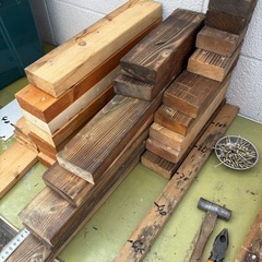(取引き中)　2x4の端材釘穴あり無料の画像