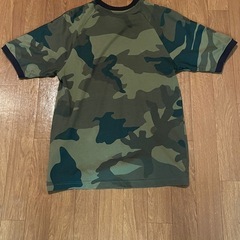 アディダス　adidas  Tシャツの画像