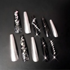 ネイルチップ💅🏾🖤【オーダー可🙆🏼‍♀️】の画像