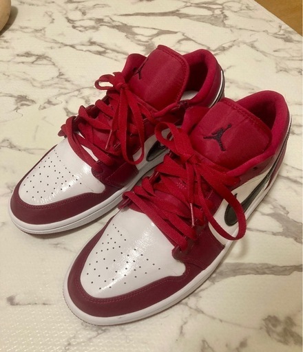 NIKE AIR JORDAN 1 LOW 