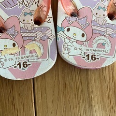 中古汚れ破れあり 女の子 ベビー キッズ マイメロ キティ ビーチサンダル 16センチ 17センチの画像
