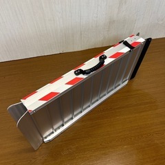 折りたたみ式アルミスロープの画像