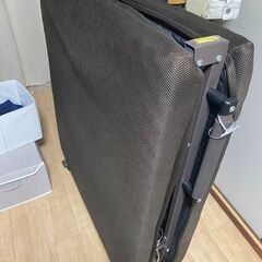折り畳み式簡易ベッドの画像