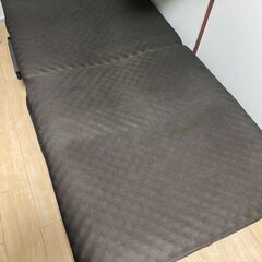 折り畳み式簡易ベッド