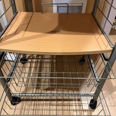 キッチン収納棚の画像