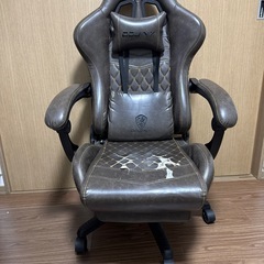 ゲーミングチェア（ブラウン）の画像