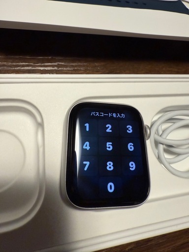 【箱付】Apple Watch SE GPSモデル　純正ベルト他6本ベルト、画面フィルム付