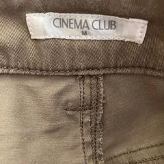 CINEMA CLUB ベージュ チノパン レディース Mサイズの画像