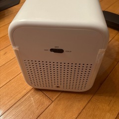 CROWNFUL 小型冷蔵庫 4Lの画像