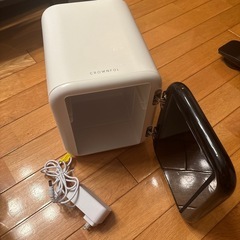 CROWNFUL 小型冷蔵庫 4Lの画像