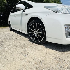 トヨタ　プリウス　平成23 (車検2年)の画像