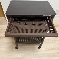 ウッドテーブルワゴンの画像