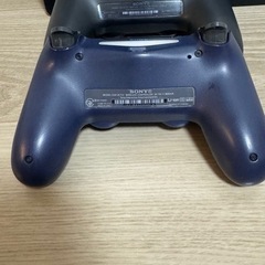 PS4＋コントローラー2台＋人気ソフト2本／即遊べるセットの画像