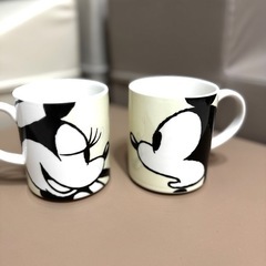 美品　ミッキーとミニー  ペアマグ　ボールの画像