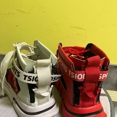 最終値下げです。ハイカットスニーカー　28Cm相当の画像
