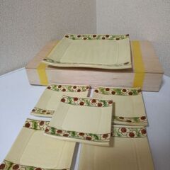 未使用　瀬戸焼 せともの起源　赤津焼　綺麗な貫入！四方皿大１枚小...