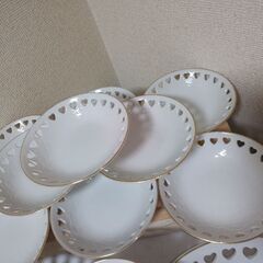 KOWA FINECHINA ホワイトシャルマン透かしハート模様　大鉢２小鉢１０の画像