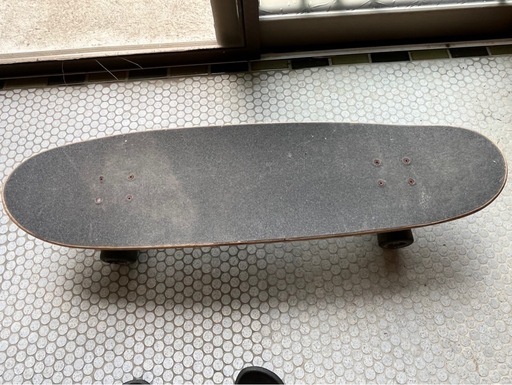 スケートボード　カーバークイックシルバーモデル