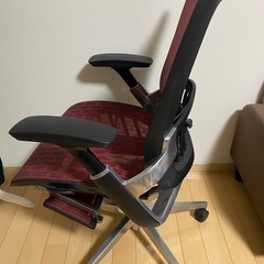 オフィスチェア エルゴエアー オットマン付き メッシュバックの画像