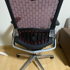 オフィスチェア エルゴエアー オットマン付き メッシュバックの画像